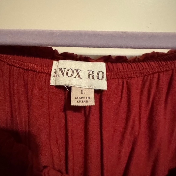 Knox Rose red off the shoulder Size Large - Picture 2 of 4